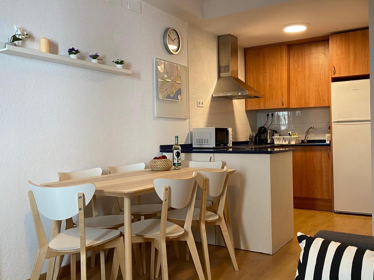 Apartments Sant Lluis Center, 2 Min Walk From The Sea يوريت دي مار المظهر الخارجي الصورة
