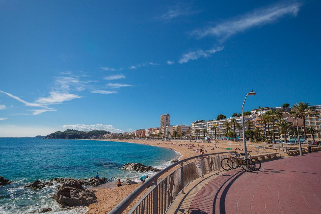 Apartments Sant Lluis Center, 2 Min Walk From The Sea يوريت دي مار المظهر الخارجي الصورة